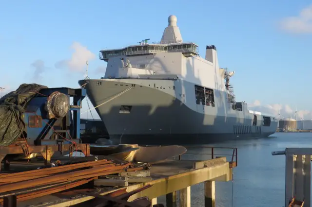 JSS Karel Doorman, Kapal Multifungsi Kebanggaan Belanda