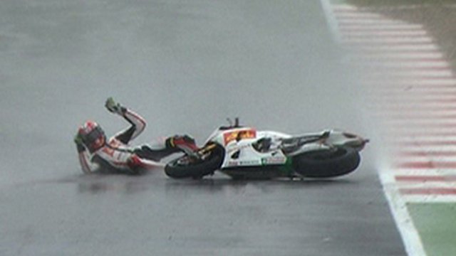 motorcycle-racing-crash-moment
