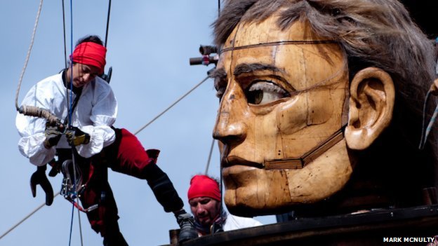 Royal de Luxe : Teater raksasa meniupkan kehidupan baru ke Nantes