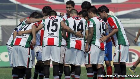 Menarik.. ada peta Palestina merdeka di klub sepakbola Chili - Amerika Latin