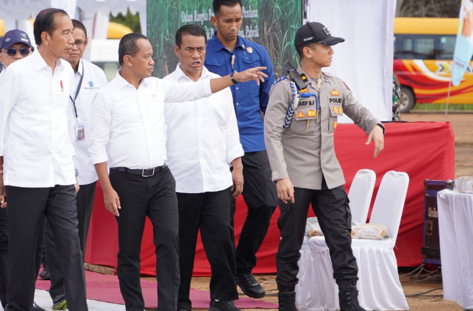 Jokowi - Bahlil Di Pucuk Beringin