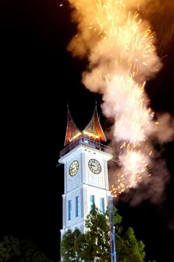 Misteri angka 4 Romawi di jam gadang