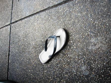 Tipe Orang Berdasarkan Sandal Jepitnya