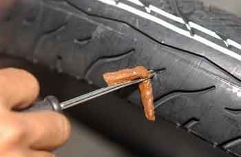 10 Tips Berkendara Sepeda Motor Aman dan Nyaman Saat Liburan