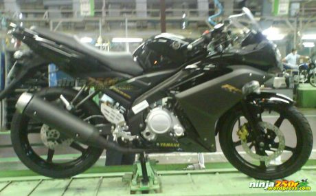 Spy Shot . . . Penampakan Yamaha YZF R15 Di Pabrik Yamaha Indonesia?