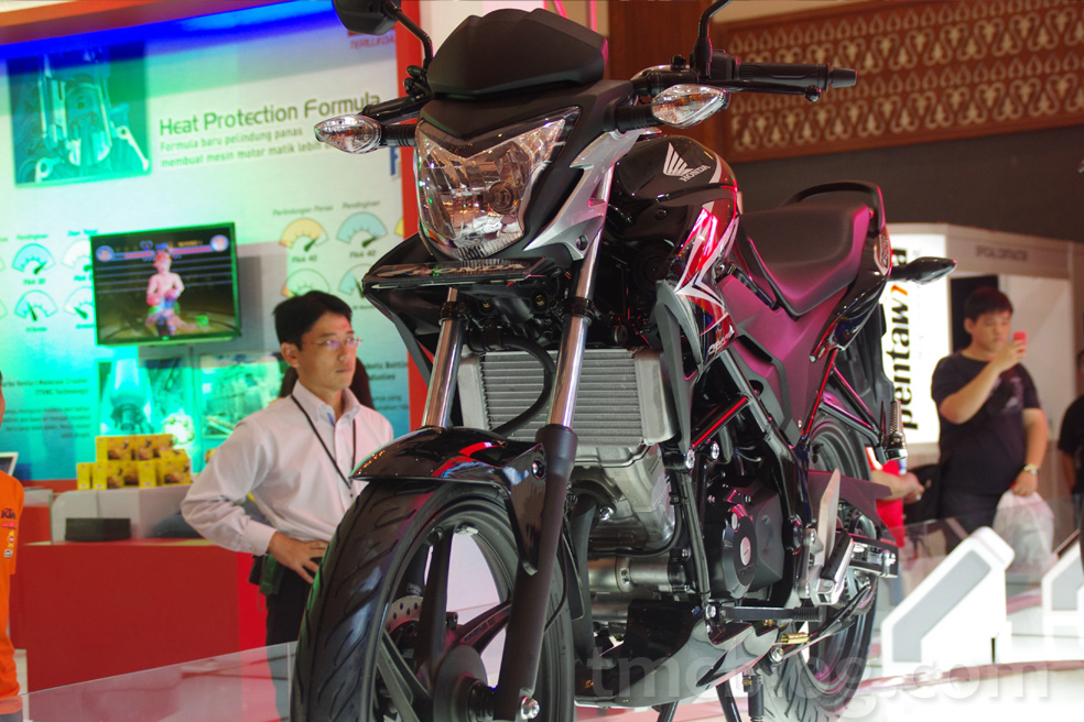 New Vixion VS CB150R (minta Saran)