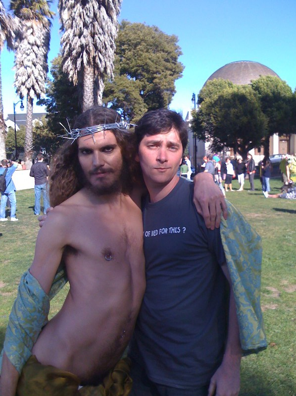 fenomena-menyeramkan-penampakan-sosok-wanita-di-pusat-perbelanjaan-alam-sutera