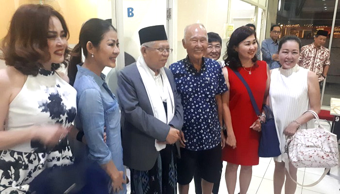 Kisah Ma’ruf Amin Diserbu Sosialita & Emak-emak Bening di Pontianak