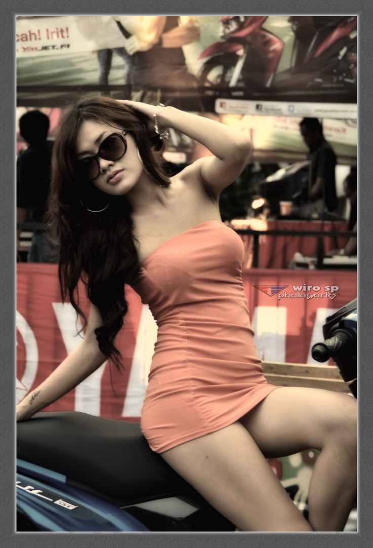 Ini Cara SPG Akali Godaan Lelaki Nakal