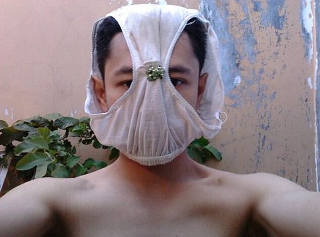 Masker Aneh Bin Nyeleneh dari Warga-net yang Bikit Tepok Jidat