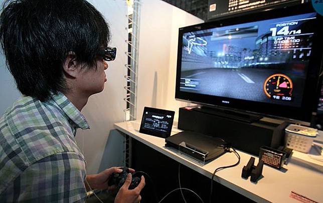 Punya Cowok Gamers? Ini Suka Dukanya !