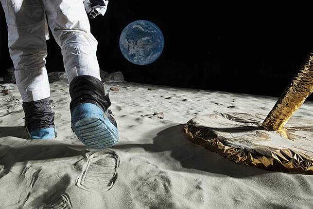 Jepang Kirim Manusia ke Bulan 2030