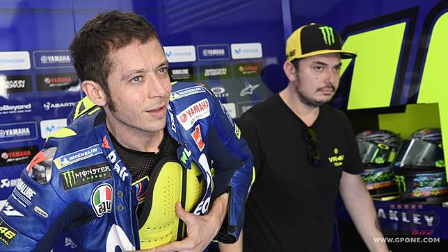 4-hal-kontroversial-di-balik-sahabat-rossi-yang-usir-marquez-di-motogp-argentina-2018