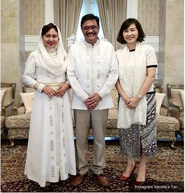 Gaya Ikonik Veronica Tan