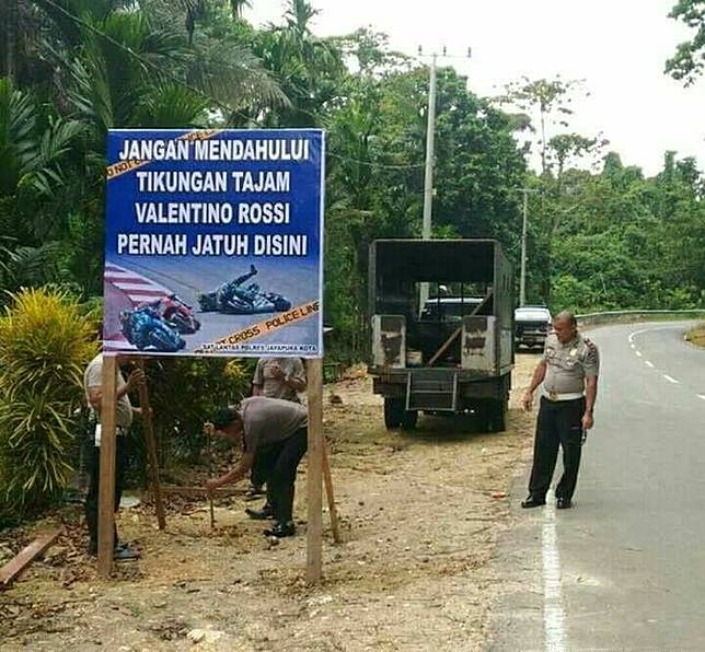 Valentino Rossi Pernah Jatuh di Tikungan Tajam di Papua Ini?