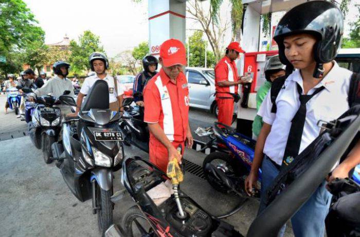 Viral Ngakak! Baut Disangka Tutup Tangki, Bapak Ini Kebingungan Isi Bensin Motornya.