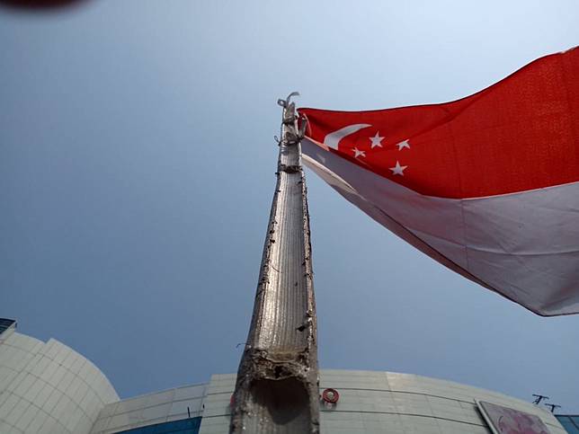 7-potret-bendera-peserta-asian-games-yang-dipasang-pakai-bambu-belah