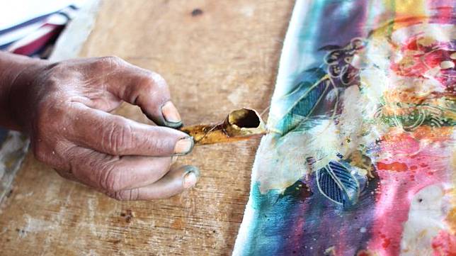 Memperingati Hari Batik Nasional ke-10, Udah tau Belum Asal Usulnya?