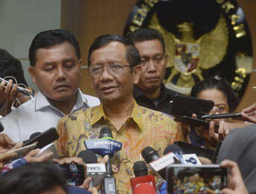 mahfud-tantang-rizieq-kirim-surat-pencekalan-ke-dirinya