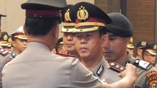 ngobrol-saat-kapolri-beri-pengarahan-kapolres-kampar-langsung-dicopot