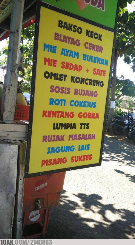 Berbagai Menu Makanan Absurd Warung ini Bikin Pelanggan Nangis Kejer, Kenyang Duluan!