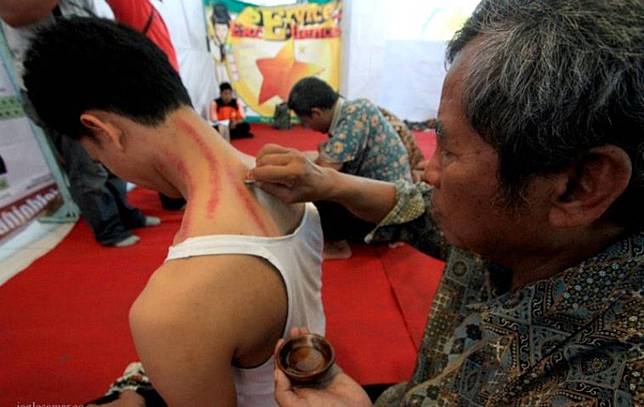 5 Kebiasaan Kebiasaan Unik Orang Indonesia, Pasti Kamu Pernah Melakukannya