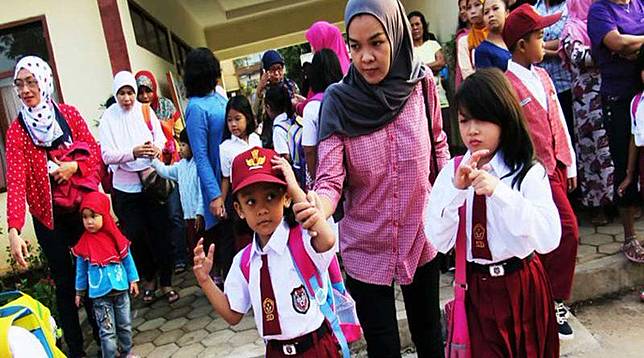 Bikin Rindu, 9 Hal Ini Pasti Dilakukan Ibu Sewaktu Kita Sakit Dulu!