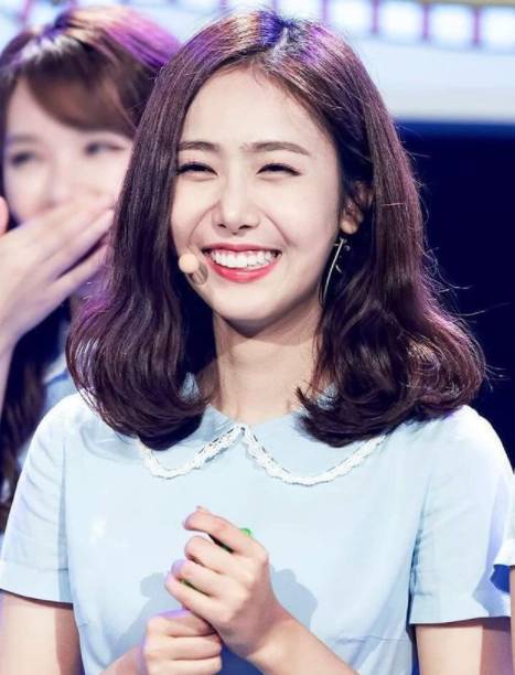 Dibilang Berwajah Jutek, Senyum 5 Bintang Korea Ini Malah Gemesin