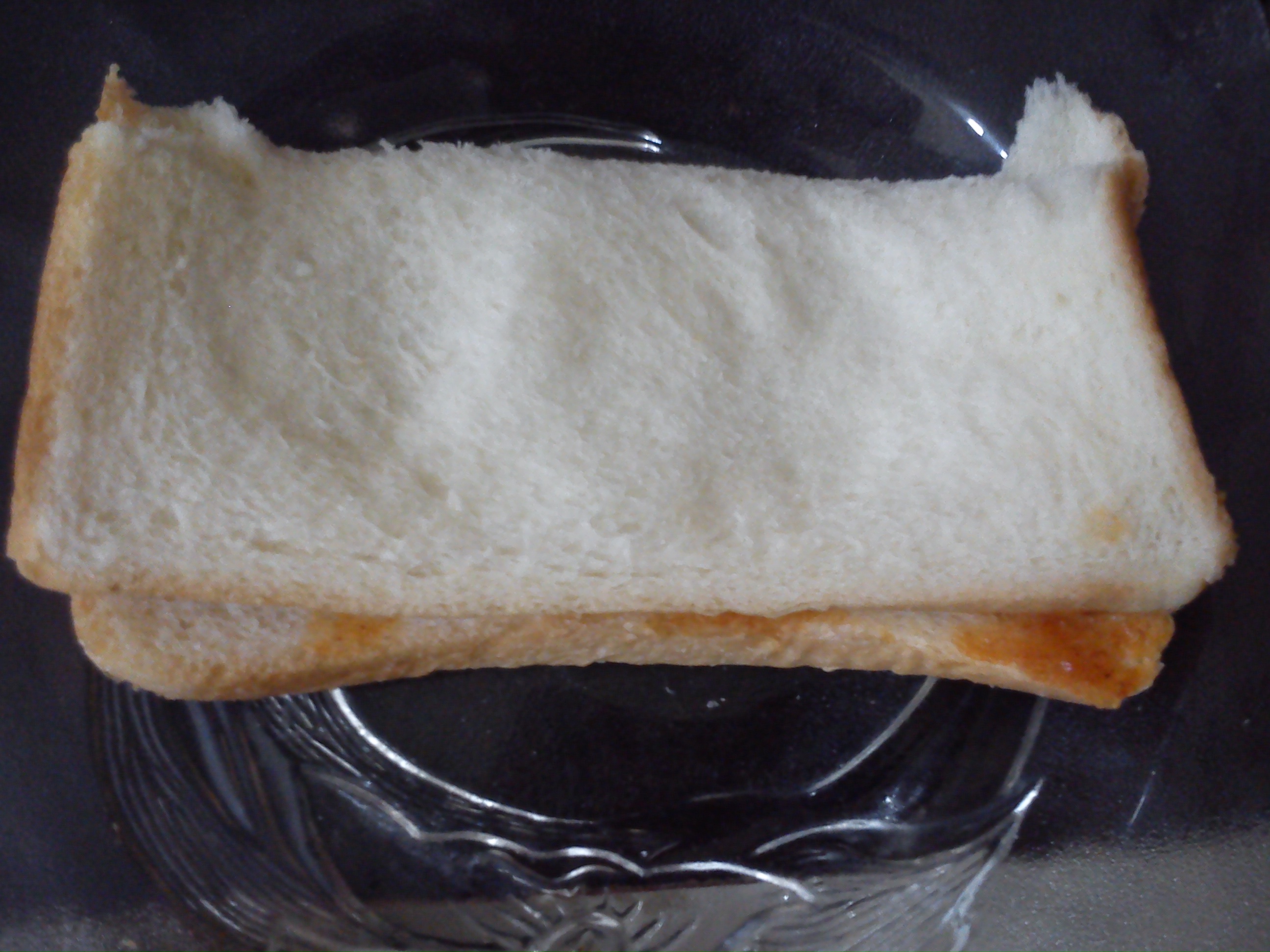 Kalo Agan Makan Roti, Penyajiannya Dilipat, Ditumpuk, atau Dilentangkan Begitu Saja ?