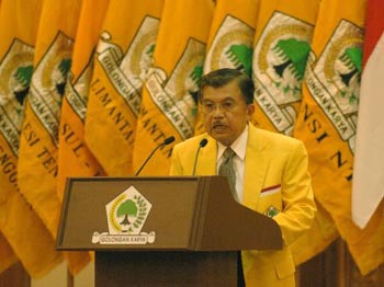 JK Sudah Rapat dengan Senior Golkar, Sepakati Munas September 2014