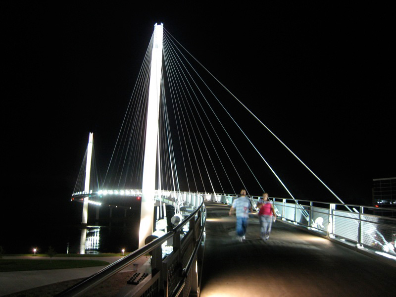 10 Jembatan Penyeberangan Orang Terkeren di Dunia