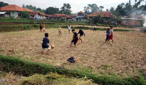 Permainan-permainan Alam yang hampir punah &#91;Keinget masa kecil&#93;