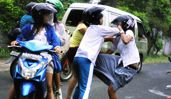 Masih Ingat Tidak Dengan 13 Kenangan Masa SMA Ini