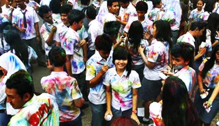 Masih Ingat Tidak Dengan 13 Kenangan Masa SMA Ini