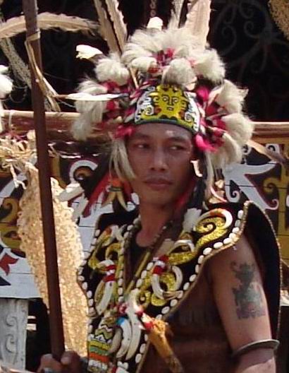 makna tatto suku dayak kalimantan