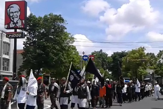 LAKIK Desak Polisi Tangkap Pemilik Toko yang Menyuruh &amp; Memaksa Karyawan Muslim Pakai