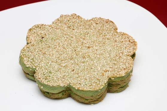 MENIKMATI LEZATNYA BINGKA BAKAR ASLI BATAM
