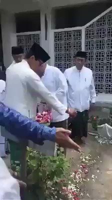 Elite PBNU: Tabur Bunga Sandiaga ke Makam Seperti Beri Makan Ternak