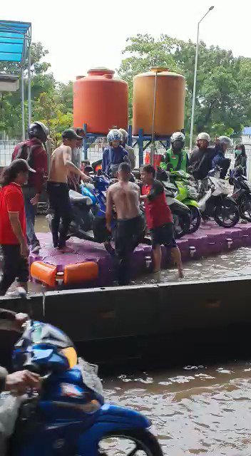 Jakarta Banjir Lagi, Warganet Sindir Anies Baswedan Lewat Tagar #WajahBaruJakarta