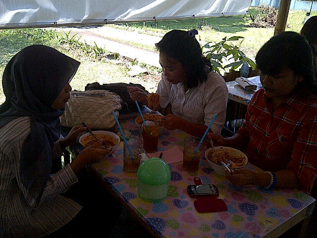 Mie Nampol, Pedesnya Bikin NGOMPOL!!!