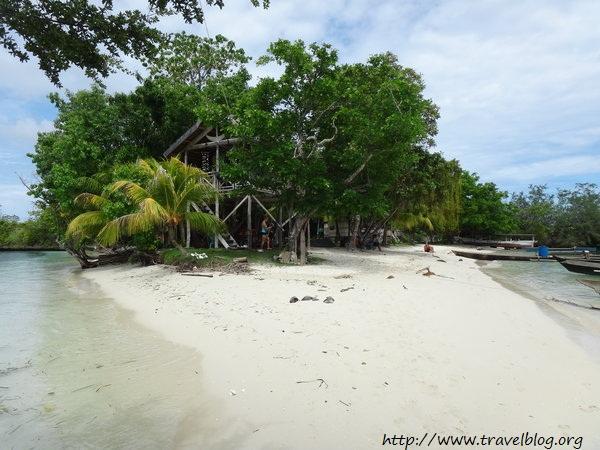 Pulau Poya Lisa, Surga Kecil yang Tidak Tertera di Peta 