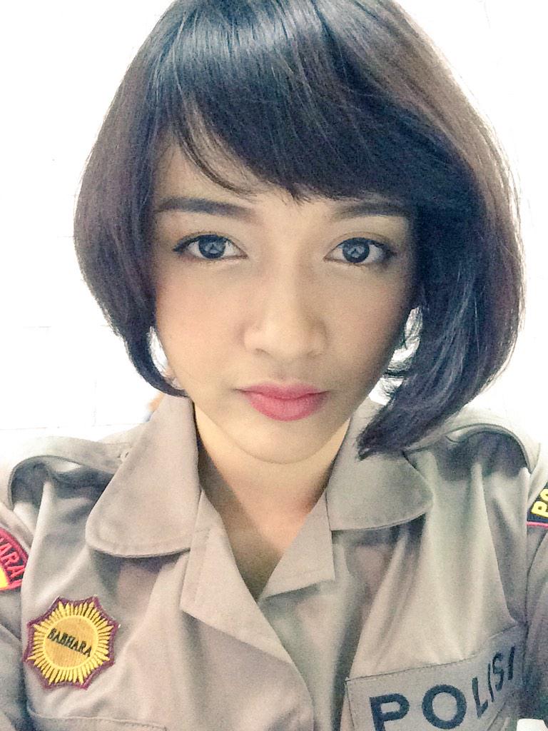 10-akun-instagram-polisi-ganteng-dengan-lebih-100000-pengikut-2017