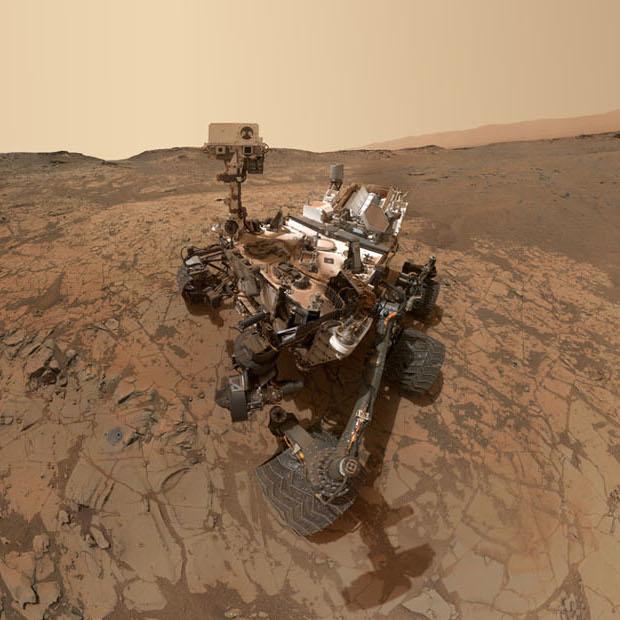 6-jam-yang-lalu-robot-curiosity-rover-take-selfie-dari-mars