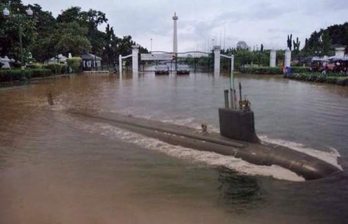 banjir-parah-ciledug-wali-kota-tangerang-minta-perahu-tambahan-evakuasi-warga