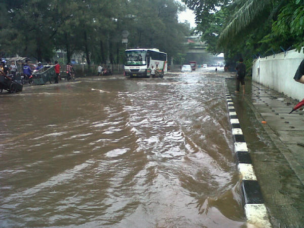 posting-poto-laporan-banjir-hari-ini-di-tempat-agan