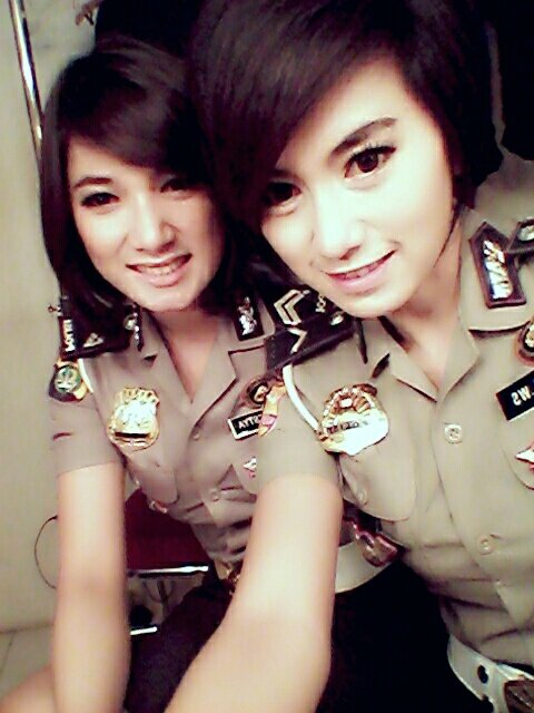 Yu Kenalan sama 4 Polwan cantik yang siap nangkap agan