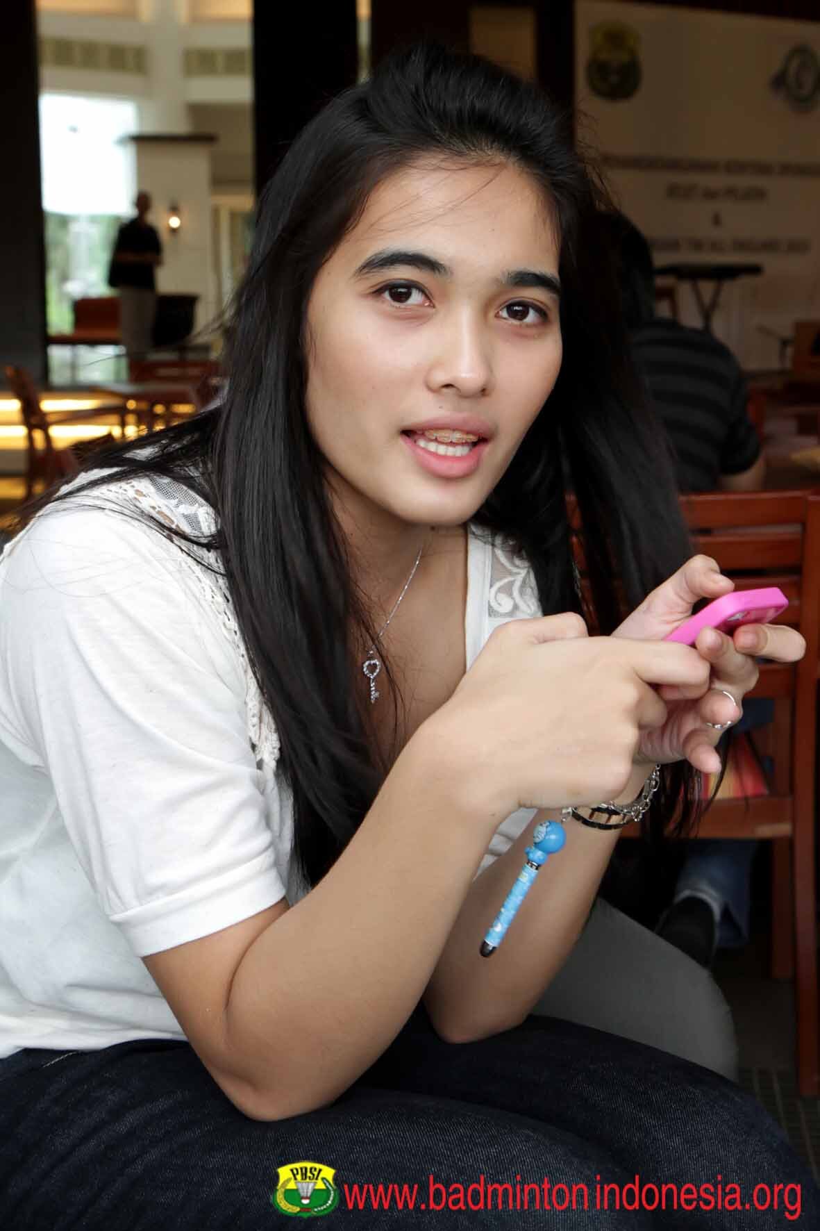 Mereka datang dari dunia per-bulutangkis-an dan membawa.. (repos) :p