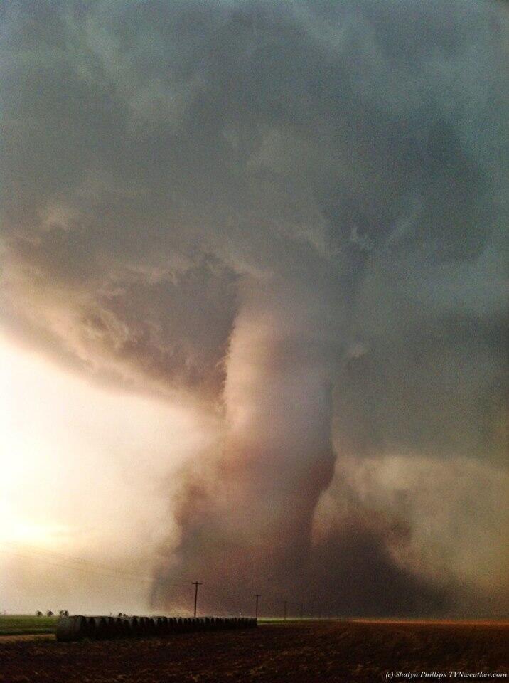 Diterjang Tornado Besar, Oklahoma Luluh Lantak