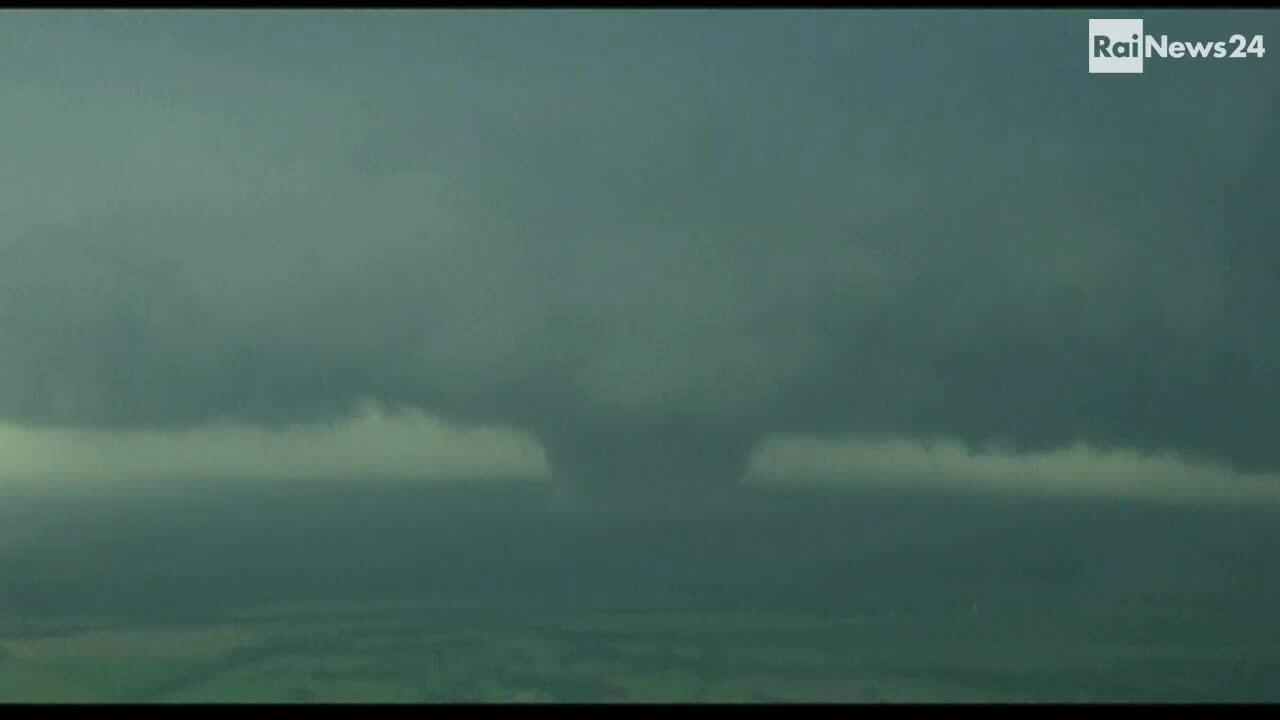 Diterjang Tornado Besar, Oklahoma Luluh Lantak