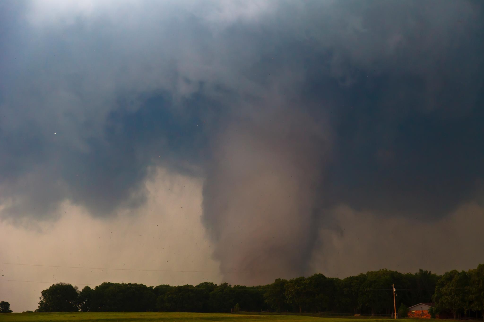 Diterjang Tornado Besar, Oklahoma Luluh Lantak